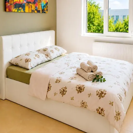 Cozy&elegant New In Apartment